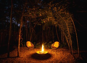 Chambre présidentielle double, balcon, vue sur le jardin | Literie de qualité, lit avec matelas en mousse à mémoire, coffre-fort