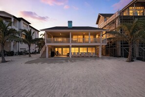 Exterior - Sunset Gulf-Front Luxury – 4BR/4.5BA+Loft, Remodeled, Elevator & Beach Access (Bonita Springs)