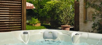 la Maison sous les Arbres : duplex, jardin & spa âź Touraine & Amboise