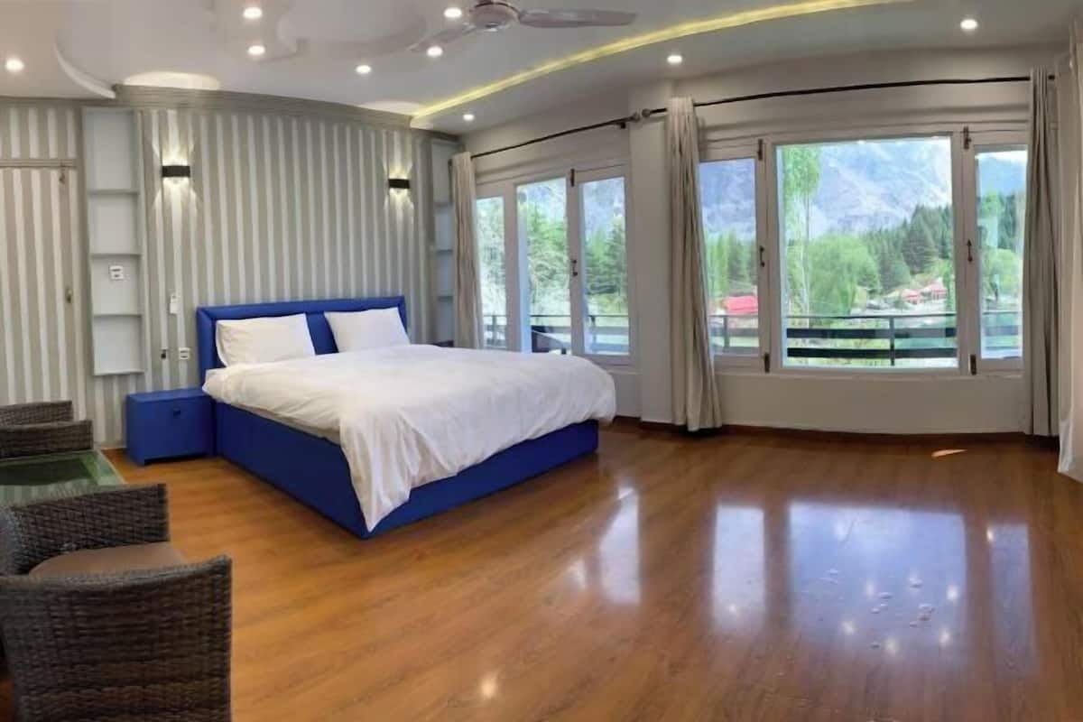 Soundproofing, iron/ironing board, free WiFi