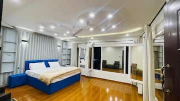 Deluxe Double Room | Soundproofing, iron/ironing board, free WiFi