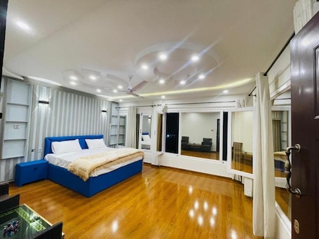 Deluxe Double Room | Soundproofing, iron/ironing board, free WiFi