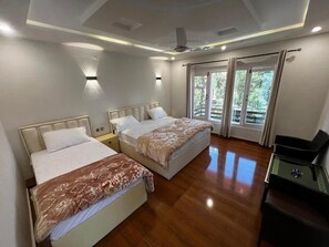 Deluxe-Doppelzimmer | Schallisolierte Zimmer, Bügeleisen/Bügelbrett, kostenloses WLAN