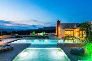 Beheizter Pool
