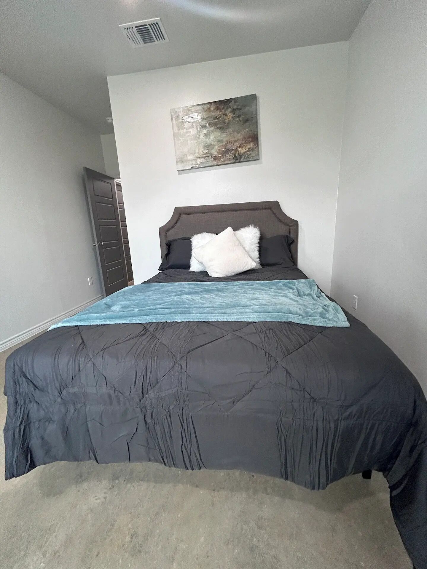 3 bedrooms, WiFi, bed sheets, wheelchair access