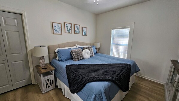 3 bedrooms, iron/ironing board, WiFi, bed sheets