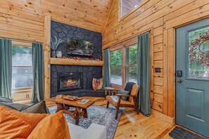 Smart-TV, peis og bøker