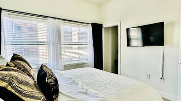 2 bedrooms, iron/ironing board, free WiFi, bed sheets