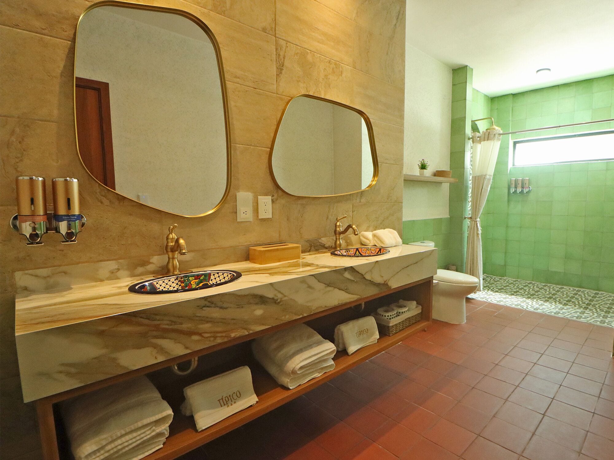 Family Suite, Garden View | Bathroom