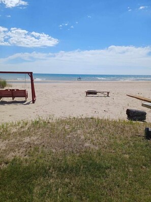 Beach nearby - WindDrifters - Beachfront (East Tawas)