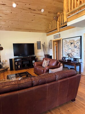 Smart TV, fireplace, table football - Dragonfly Ranch, Steamboat Springs, Fly-in fly-out, 4 bedrooms (Steamboat Springs)