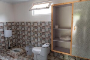 Deluxe Double Room | Bathroom | Slippers