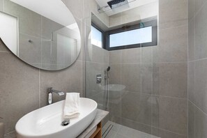 Hair dryer, towels