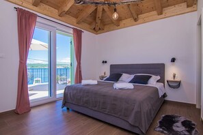 4 chambres, fer et planche à repasser, draps fournis