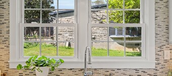 🐴🏠 CHARMING DOWNTOWN GEORGETOWN 3-bed/2-bath home. Professionally decorated.