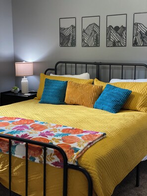 2 bedrooms, iron/ironing board, WiFi, bed sheets