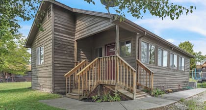 ⛰️Peaks of Pipestem ⛰️
Brand new listing with all NEW furnishings