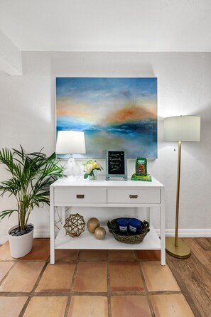 Interior - Robinhood Beach Villa (Sarasota)