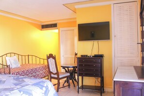 1 Schlafzimmer, Bügeleisen/Bügelbrett, Bettwäsche