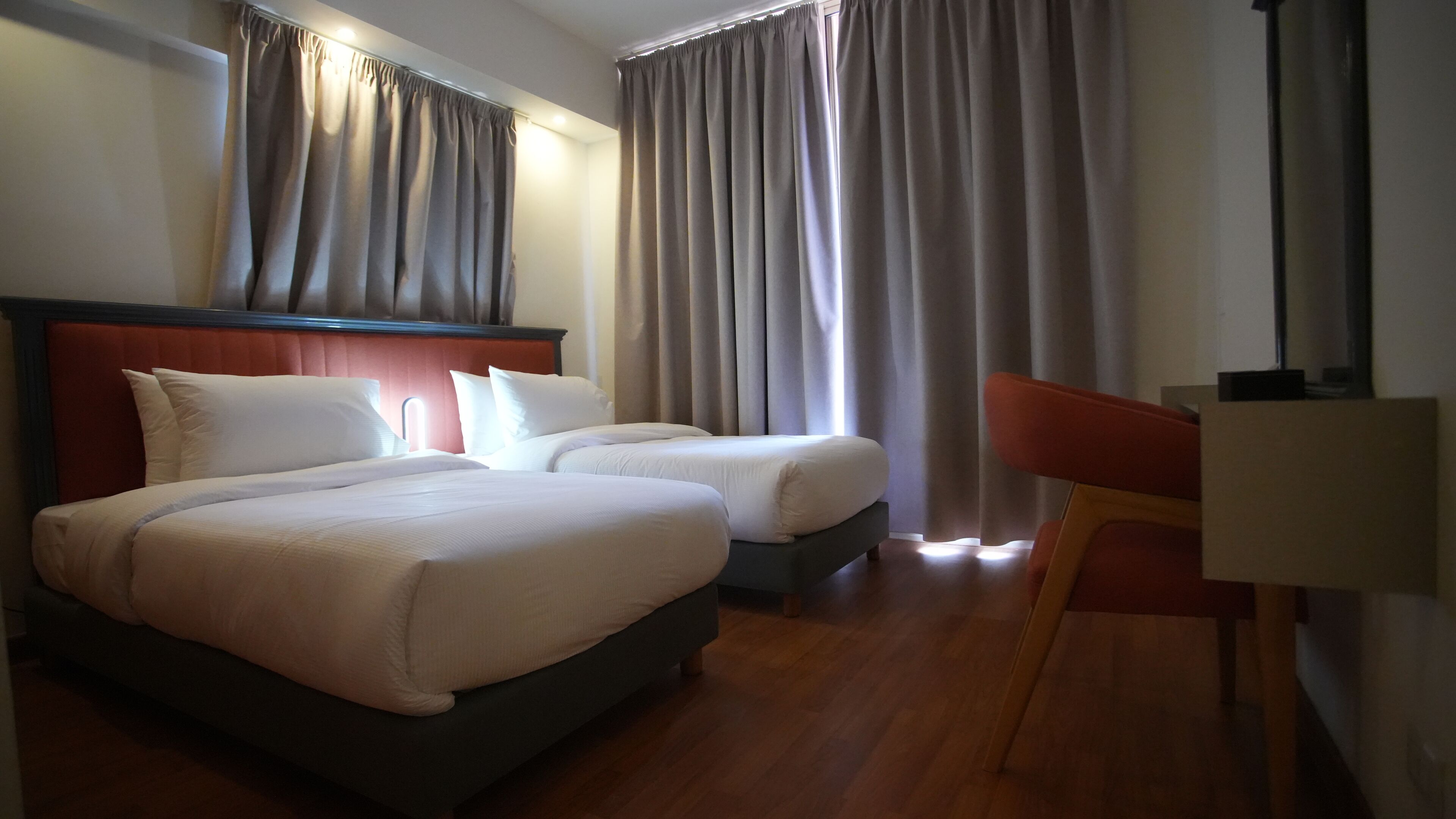 Family Suite | In-room safe, desk, blackout curtains, soundproofing