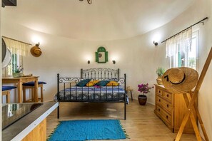 1 quarto, Wi-Fi de cortesia, roupa de cama