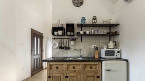 Coffee/tea maker, fridge, microwave, stovetop - Authentic Magical Island Bunja House (Supetar)