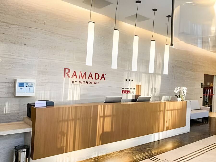 Apartamento básico | Saguão