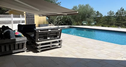 Villa Avec Piscine au Cœur de Larmagnac