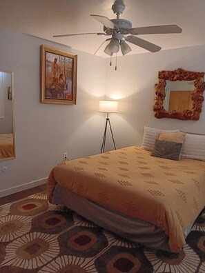 1 bedroom, free WiFi, bed sheets - Charming 1-Bedroom Apartment in Great Neighborhood (Great Falls)