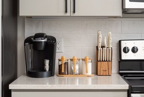 Fridge, microwave, stovetop, dishwasher