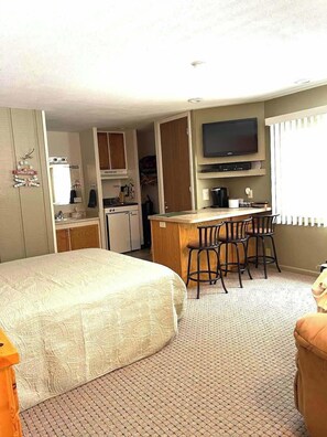 1 chambre, fer et planche à repasser, Wi-Fi, draps fournis