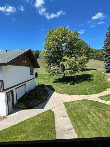 Cozy 1-bed condo Schuss Mtn, Kitchenette, AC, WiFi