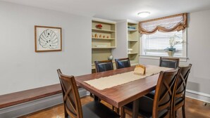 Dining - Spacious 6BR En Suite Rittenhouse Home (Philadelphia)