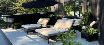 The Bluewater Retreat on Bowen Island with private beach access and ocean views