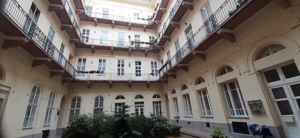 Exterior - Charming Apartment in the Heart of Budapest (Budapest)