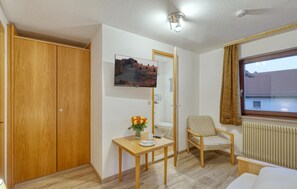 1 bedroom, travel crib, free WiFi, bed sheets