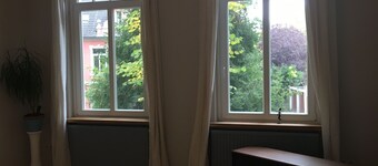 Charming apartment in an old building near the center