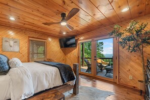 4 habitaciones, tabla de planchar con plancha y cuna de viaje