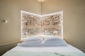 Deluxe Room (Round Bed), City View 37 | In-room safe, free WiFi