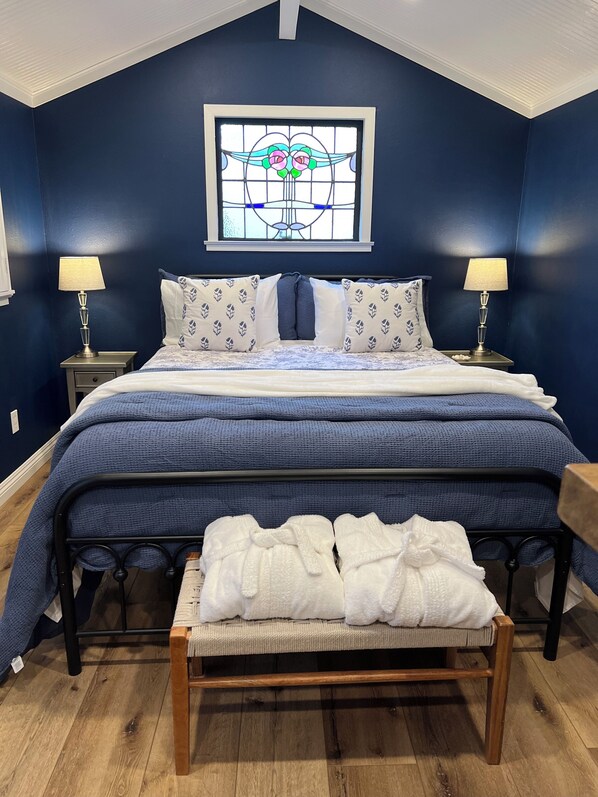 1 habitación, tabla de planchar con plancha, wifi y ropa de cama 