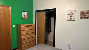 4 室のベッドルーム、アイロン / アイロン台、旅行用ベビーベッド、WiFi