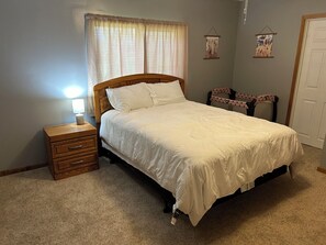 4 chambres, fer et planche à repasser, lit parapluie, Wi-Fi