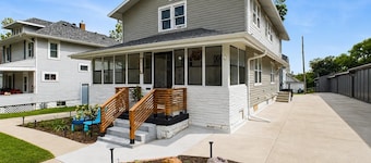 Best Value 2BR Midtown Stay - Clean + Central