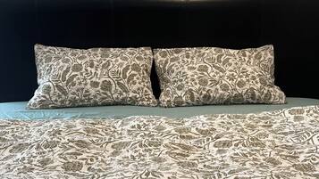 1 bedroom, desk, travel crib, free WiFi