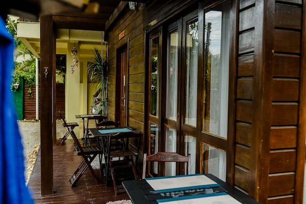 Suite estándar | Restaurante al aire libre