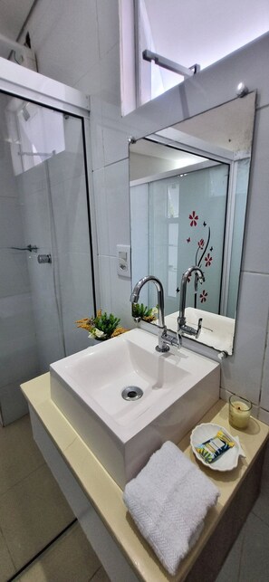 Standard Suite | Bathroom