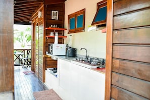 Comfort-suite | Privat køkken | Kogeplade, brødrister, køkkentøj/tallerkener/redskaber, krydderier