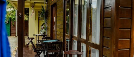 Standard Suite | Outdoor dining