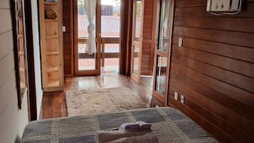 Comfort Suite | 1 bedroom, minibar, free WiFi, bed sheets