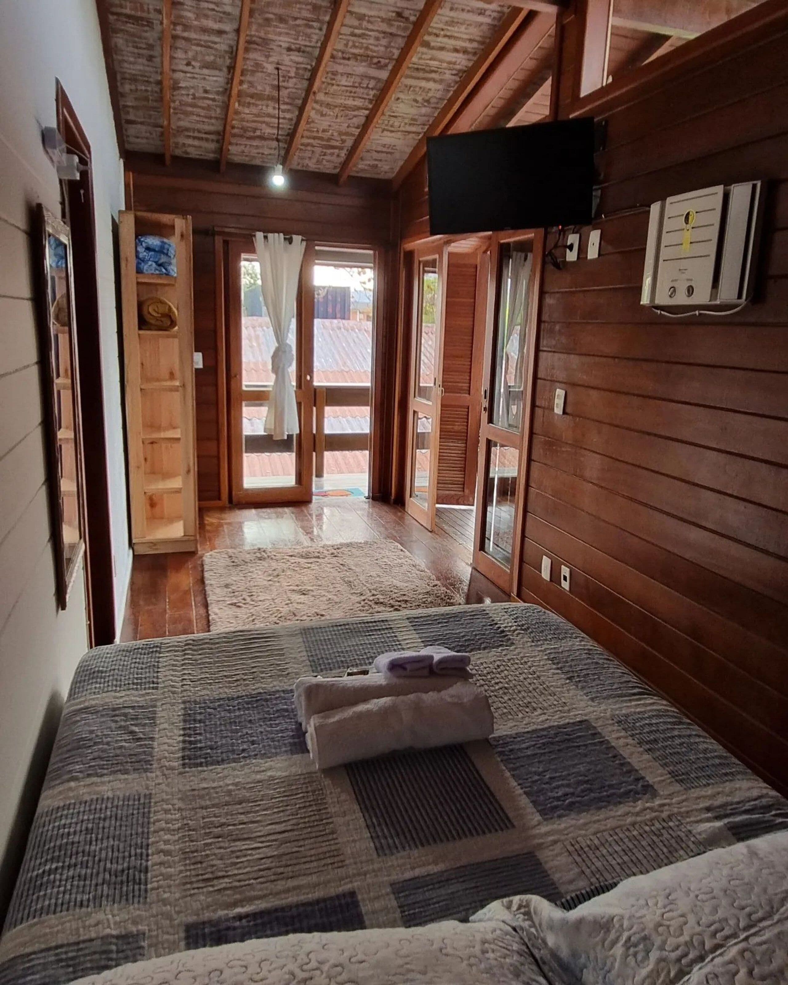 Comfort Suite | 1 bedroom, minibar, free WiFi, bed sheets